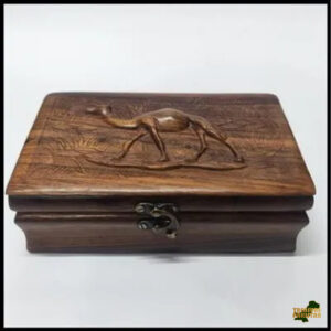 “Elegant Wooden Jewelry Box with Camel Design – Timeless Craftsmanship” 20 x 13cm