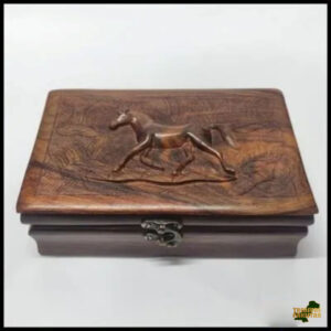 “Elegant Wooden Jewelry Box with Horse Design – Timeless Craftsmanship” 20 x 13cm