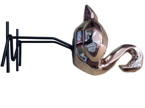 Elegant Golden Flamingo Metal Sculpture – Modern Home Décor Accent - Image 9