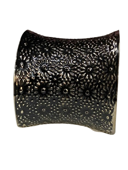 Elegant Cuff Bracelet – Timeless Style for Every Wrist - Image 4