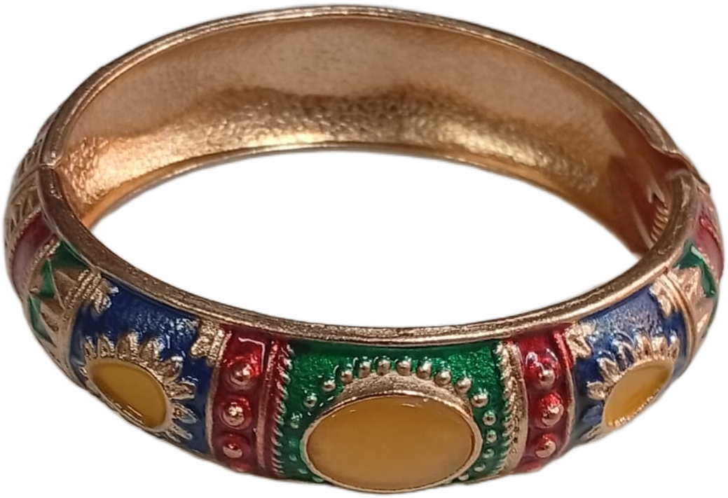 Stylish Ethnic Cuff Bracelet – Classic Handmade Accessory - Image 6