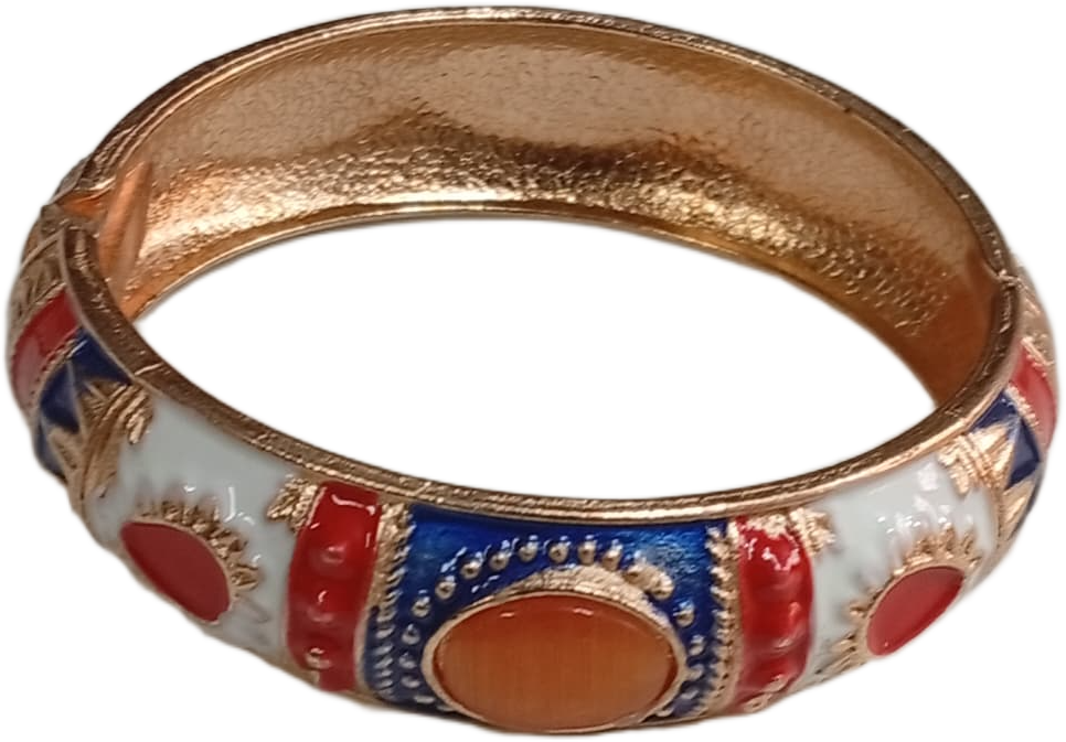Stylish Ethnic Cuff Bracelet – Classic Handmade Accessory - Image 4