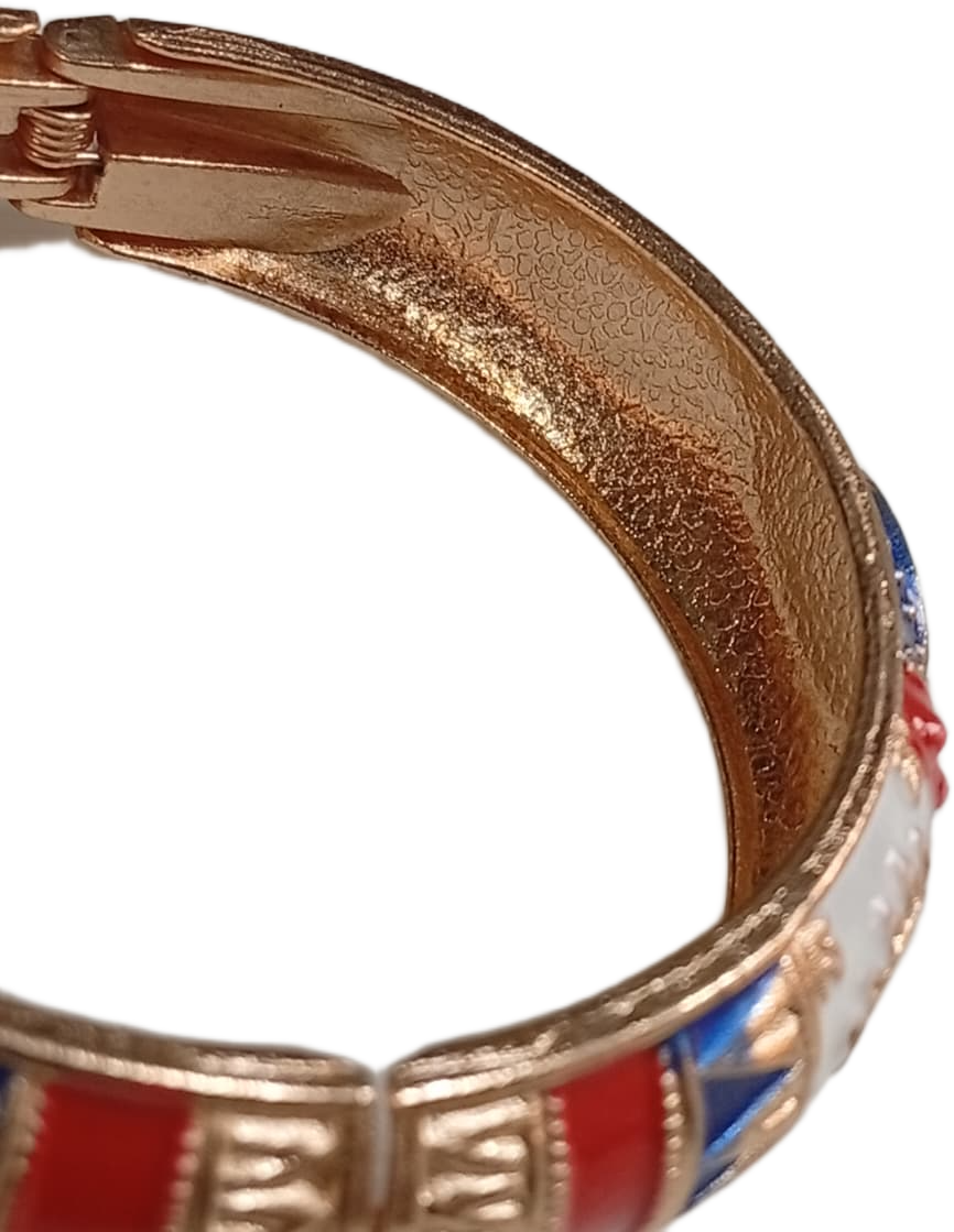 Stylish Ethnic Cuff Bracelet – Classic Handmade Accessory - Image 5