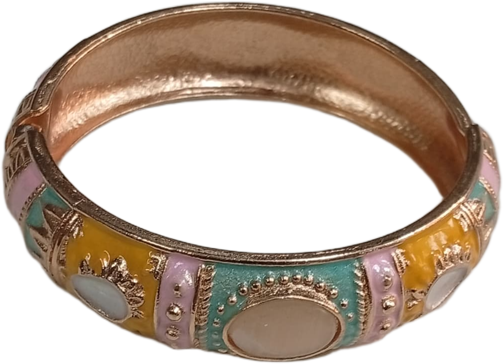 Stylish Ethnic Cuff Bracelet – Classic Handmade Accessory - Image 3