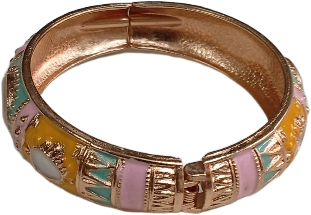 Stylish Ethnic Cuff Bracelet – Classic Handmade Accessory - Image 7