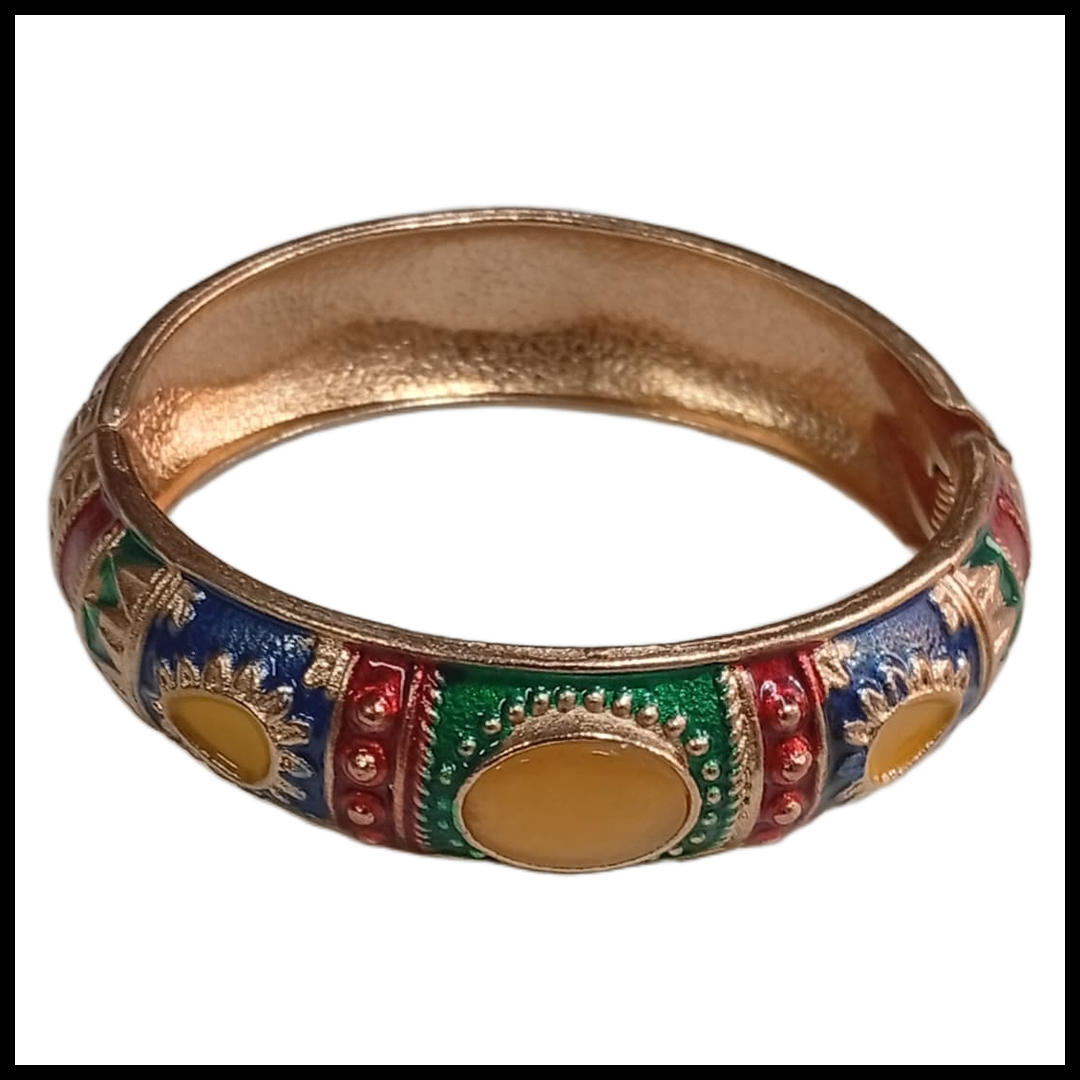 Stylish Ethnic Cuff Bracelet – Classic Handmade Accessory