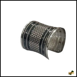 Elegant Cuff Bracelet – Timeless Style for Every Wrist