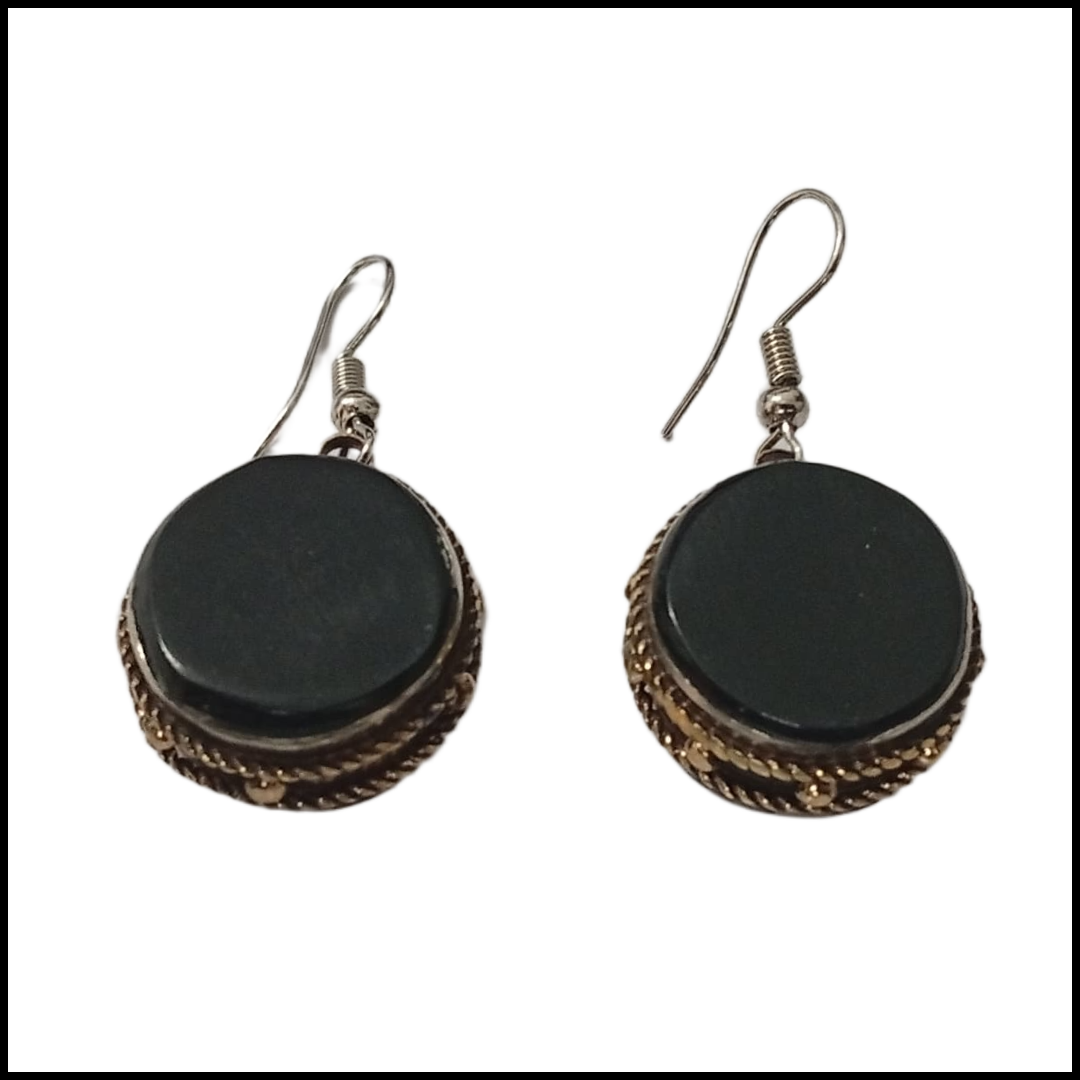 Elegant Handcrafted Earrings – Sparkle with Timeless Style - Image 3