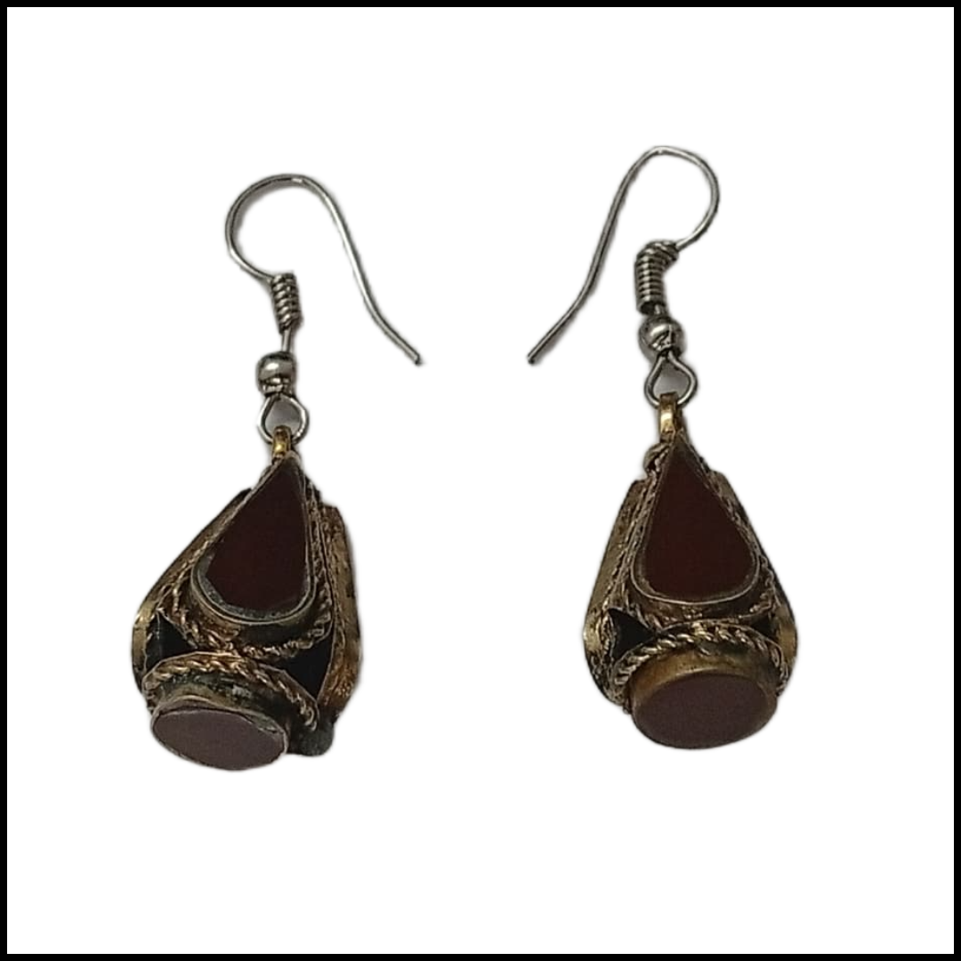 Elegant Handcrafted Earrings – Sparkle with Timeless Style - Image 3