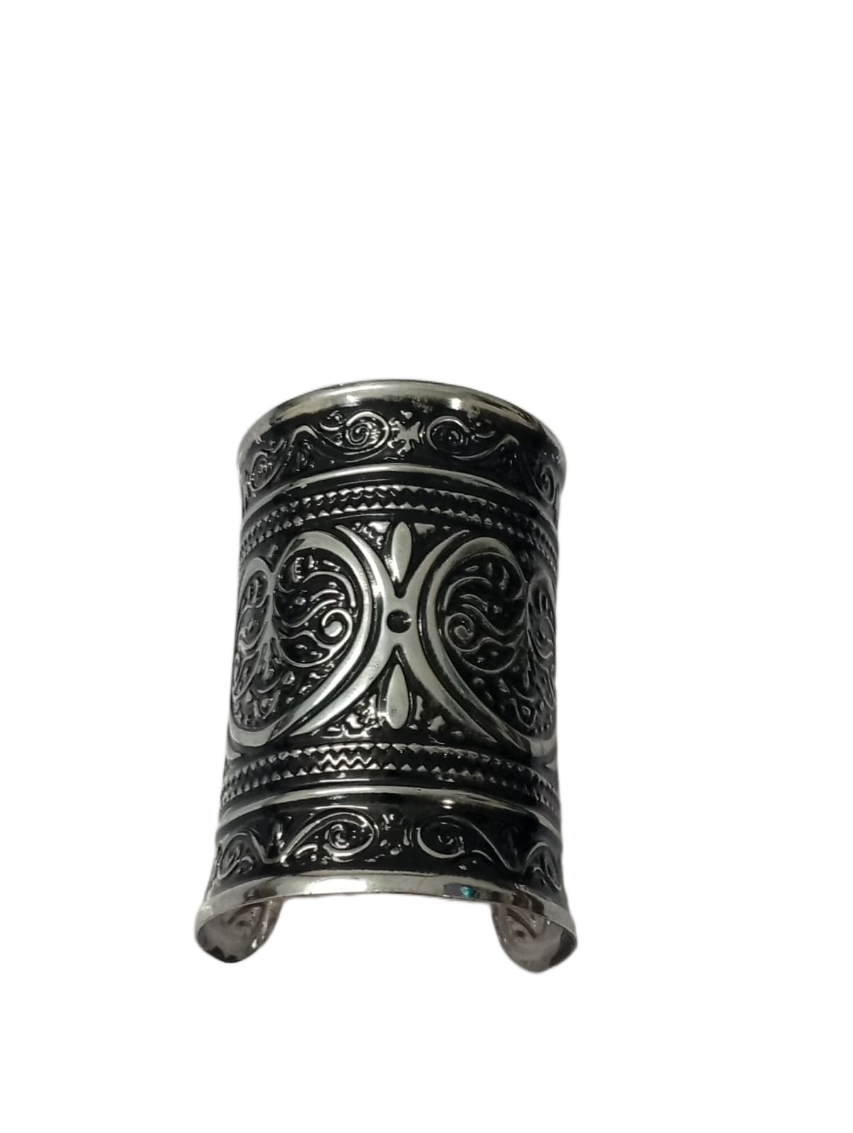 Elegant Cuff Bracelet – Timeless Style for Every Wrist - Image 4