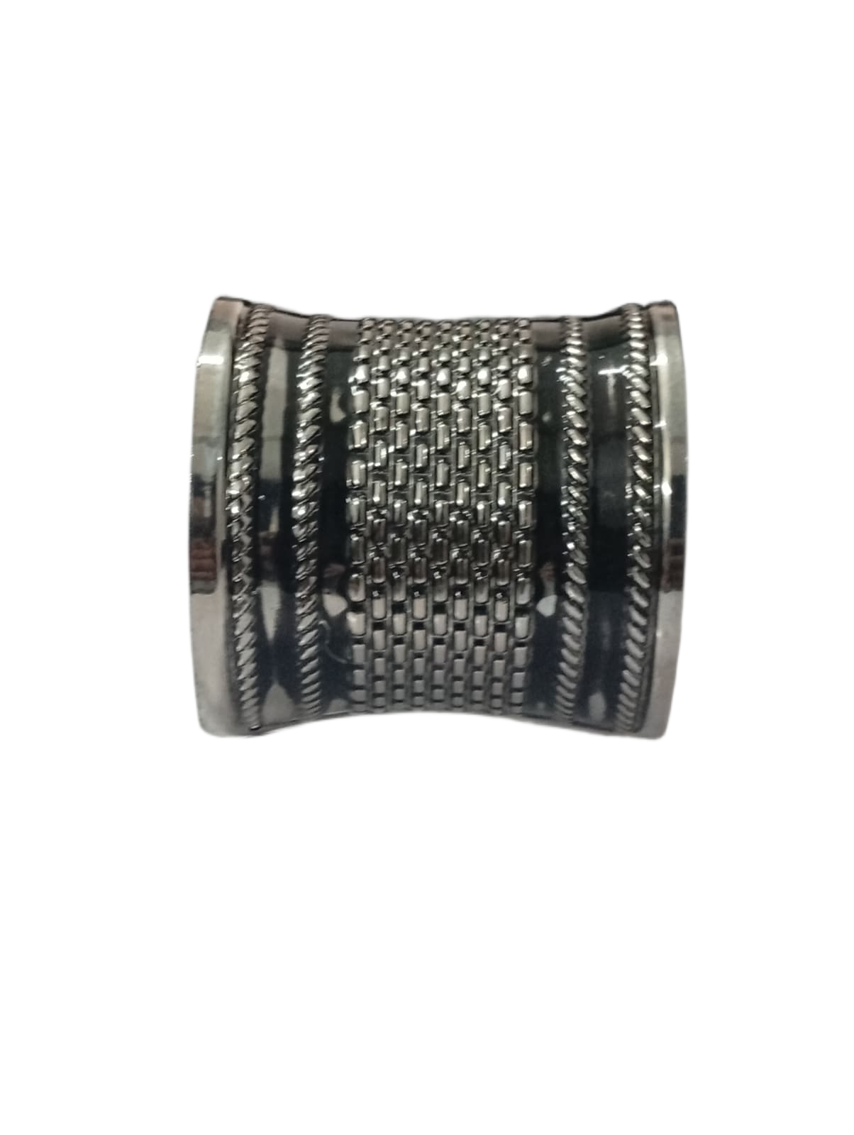 Elegant Cuff Bracelet – Timeless Style for Every Wrist - Image 5