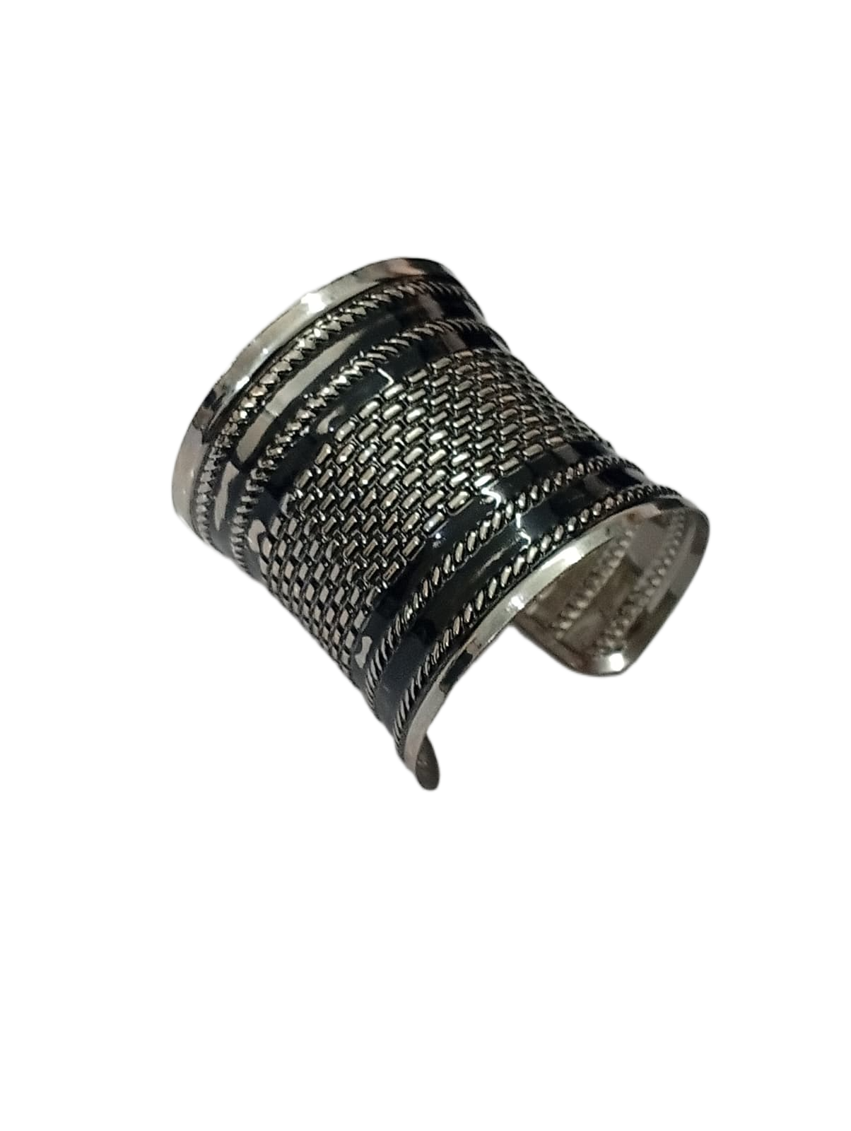 Elegant Cuff Bracelet – Timeless Style for Every Wrist - Image 7