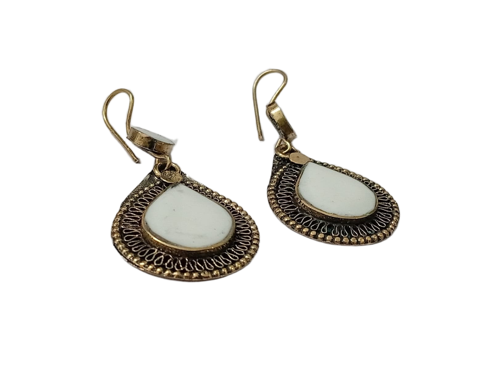 Elegant Handcrafted Earrings – Sparkle with Timeless Style - Image 4