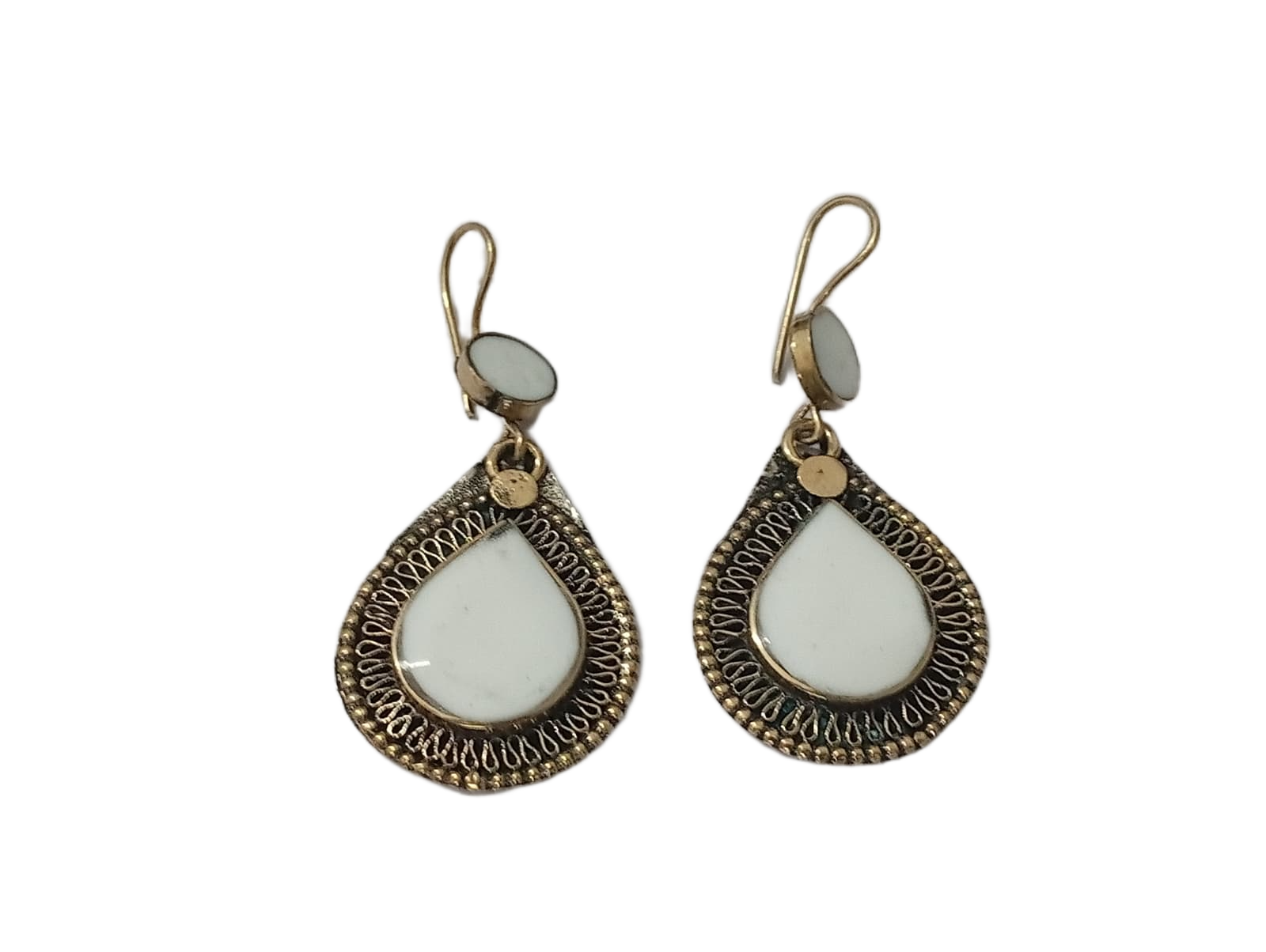 Elegant Handcrafted Earrings – Sparkle with Timeless Style - Image 5