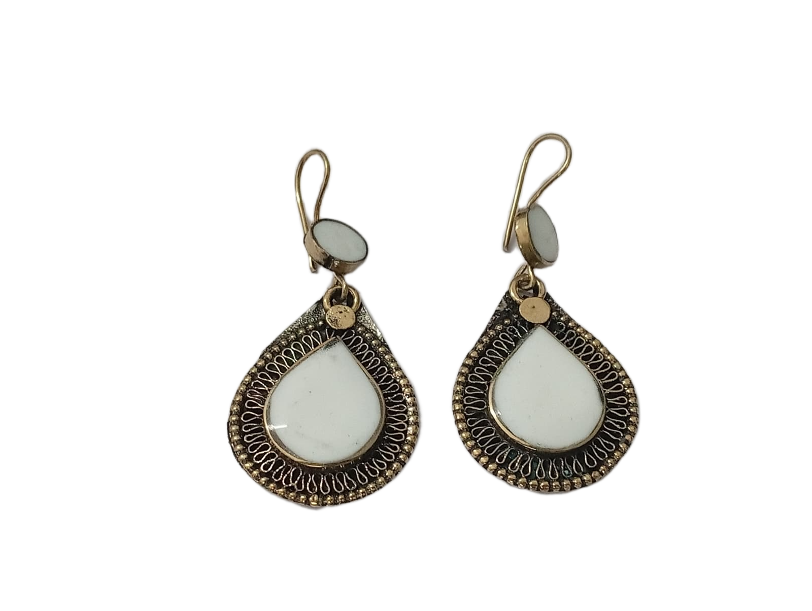 Elegant Handcrafted Earrings – Sparkle with Timeless Style - Image 6