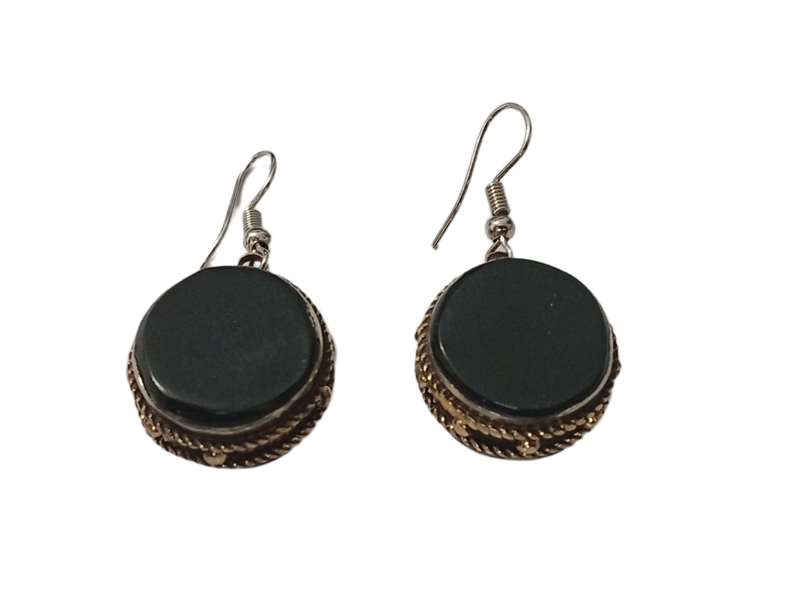 Elegant Handcrafted Earrings – Sparkle with Timeless Style - Image 4