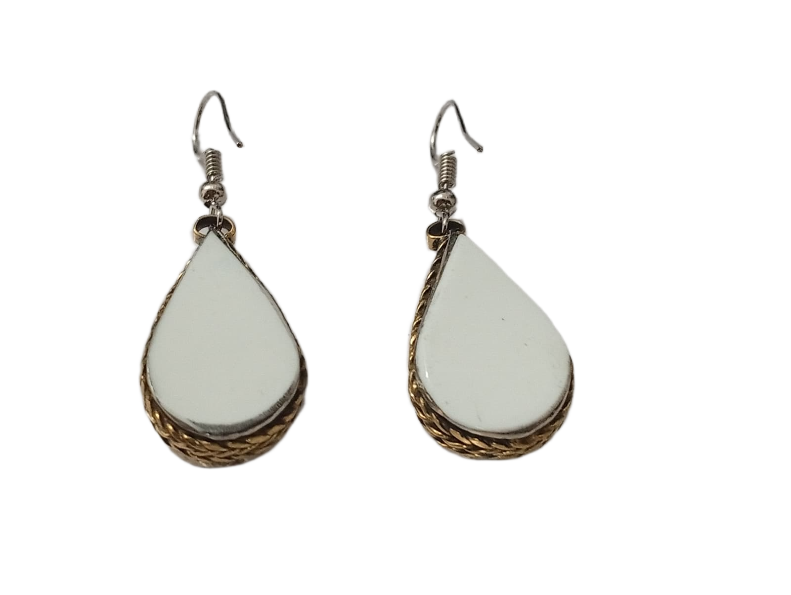 Elegant Handcrafted Earrings – Sparkle with Timeless Style - Image 4