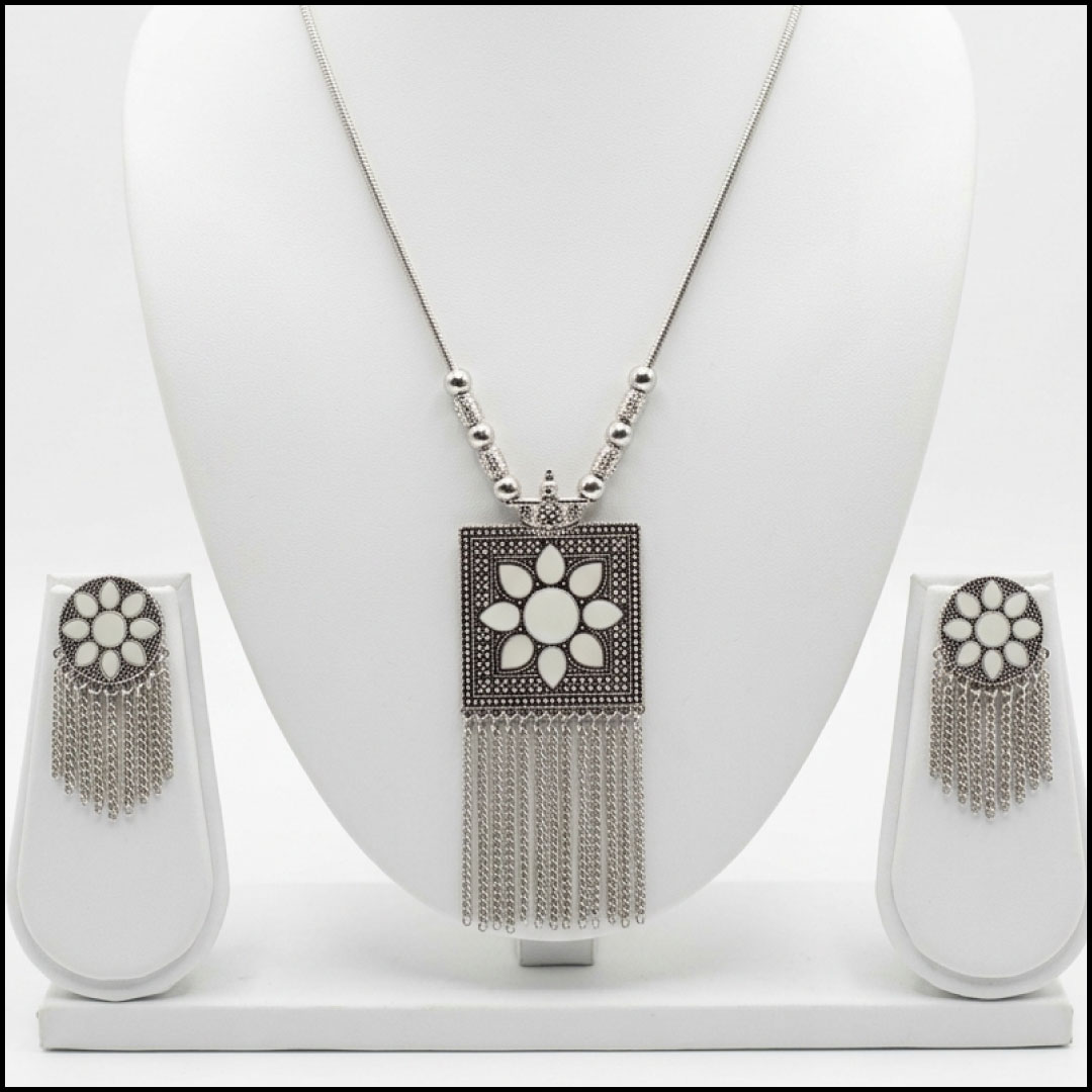 Elegant Handcrafted Necklaces – Graceful Designs for Every Occasion - Image 3