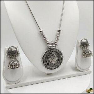 Elegant Handcrafted Necklaces – Graceful Designs for Every Occasion