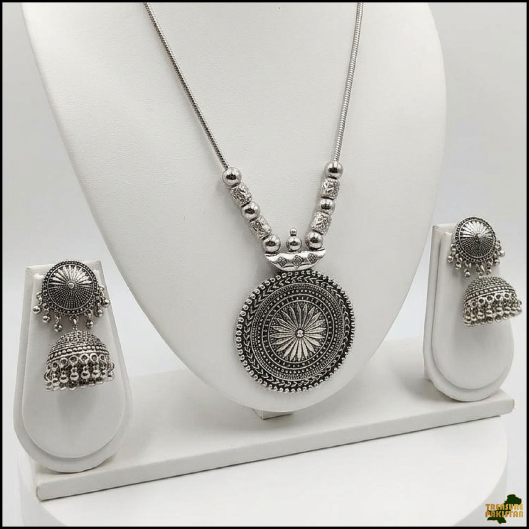Elegant Handcrafted Necklaces – Graceful Designs for Every Occasion